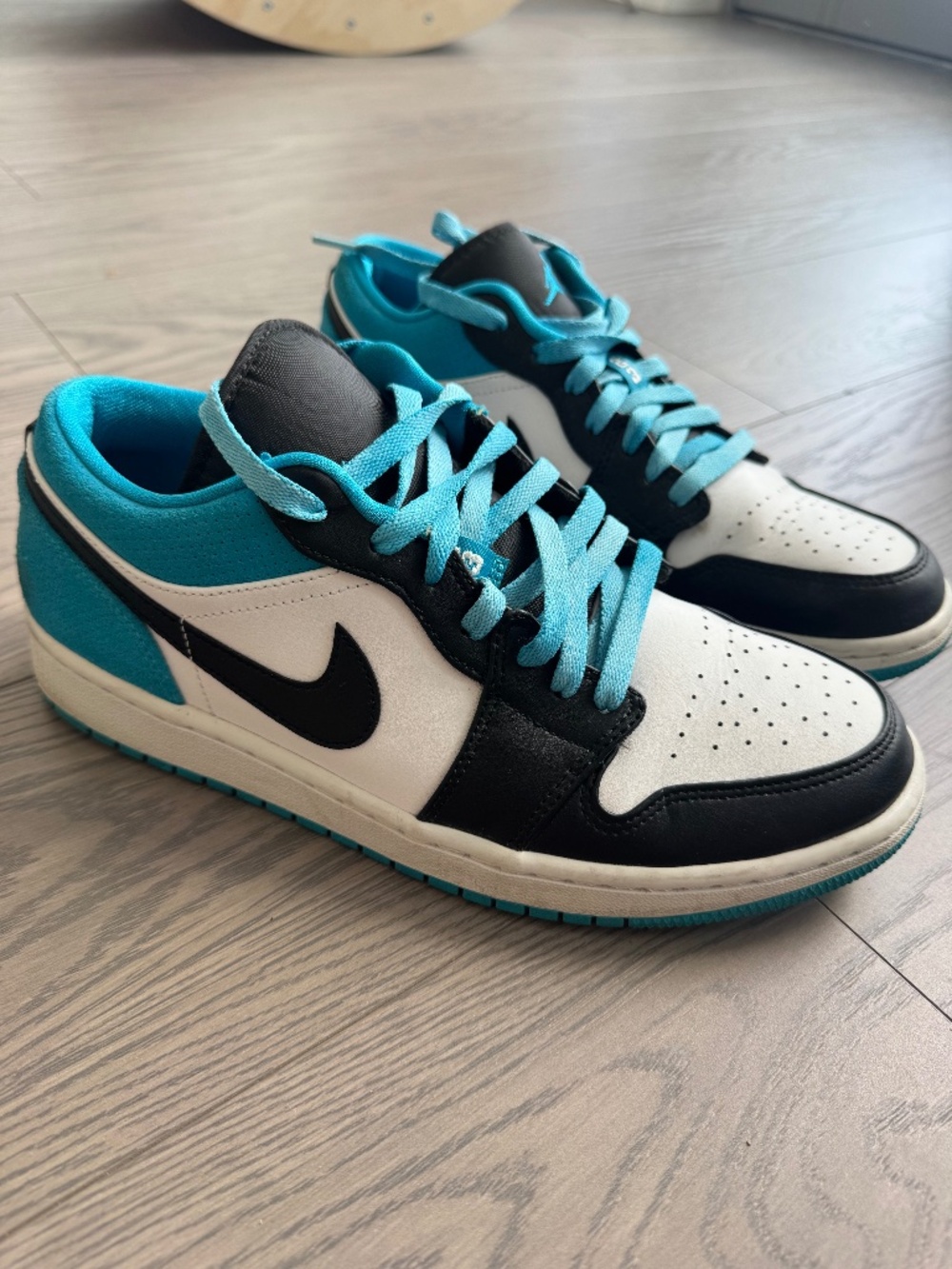 Air Jordan 1 Low "Laser Blue"